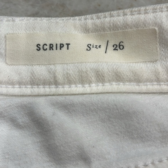 White Pilcro Script Micro Jean Shorts | Size 27 Waist | Excellent Condition - Picture 10 of 12